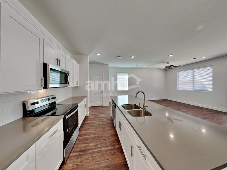 Building Photo - 9139 Liberty Cap Ct