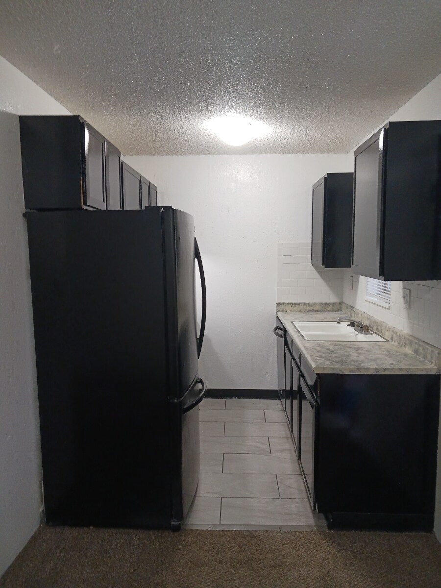 Building Photo - 345 Idaho St