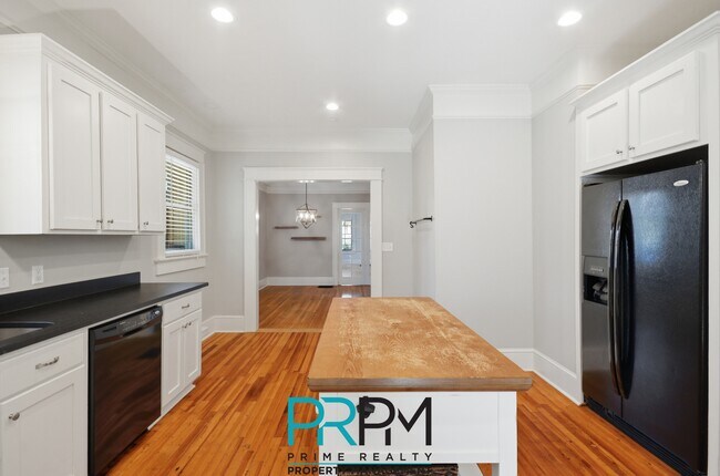 Building Photo - 24 Tindal Ave