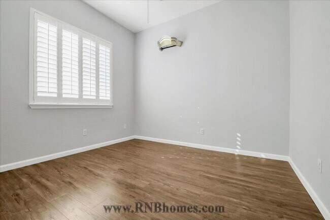 Building Photo - 941 Cameron Dr