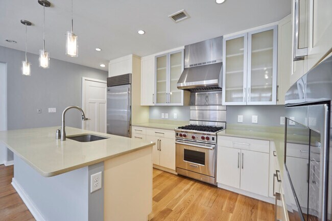 Building Photo - 1610 N Queen St