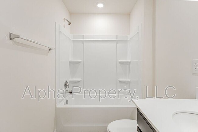 Building Photo - 1210 Murdock Cir