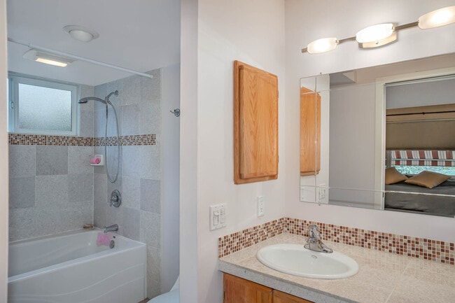 Building Photo - 2404 182nd Ave NE