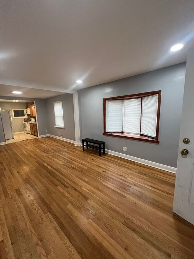 Building Photo - 2500 Linwood Rd