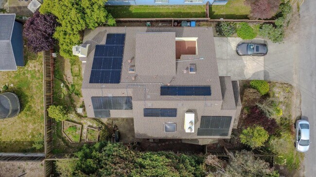 Building Photo - 350 6th St