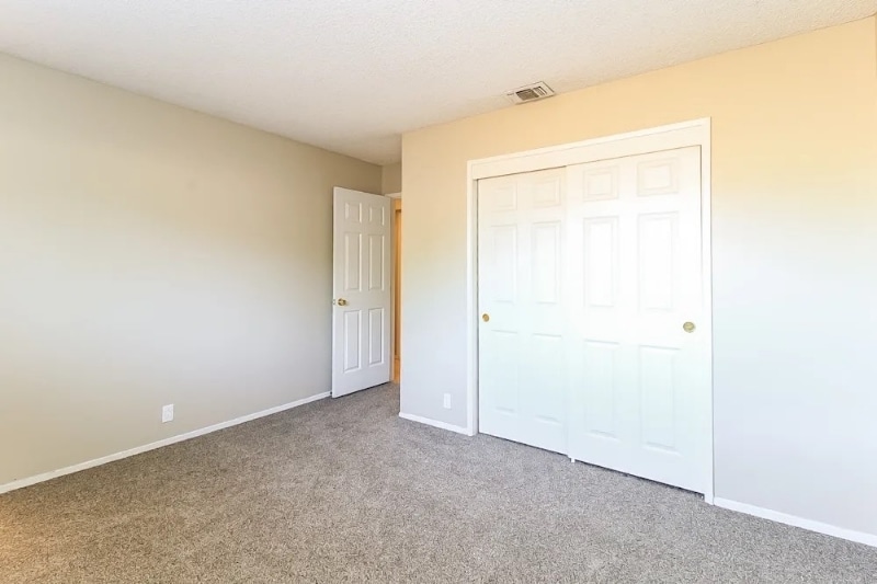 Building Photo - 6612 Sarament Ct