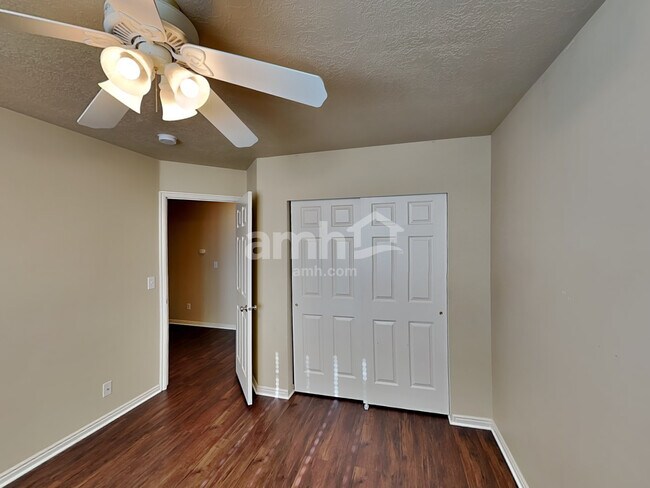 Building Photo - 2049 S Fremont Crest Ave W