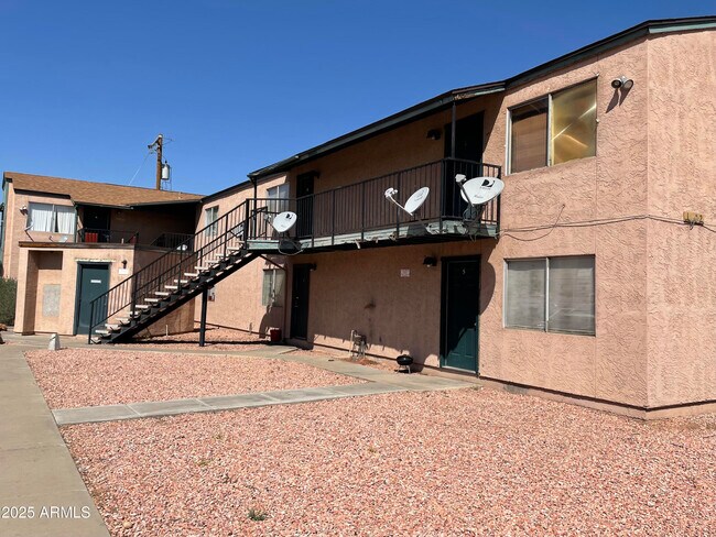 Building Photo - 1002 North 25th Pl