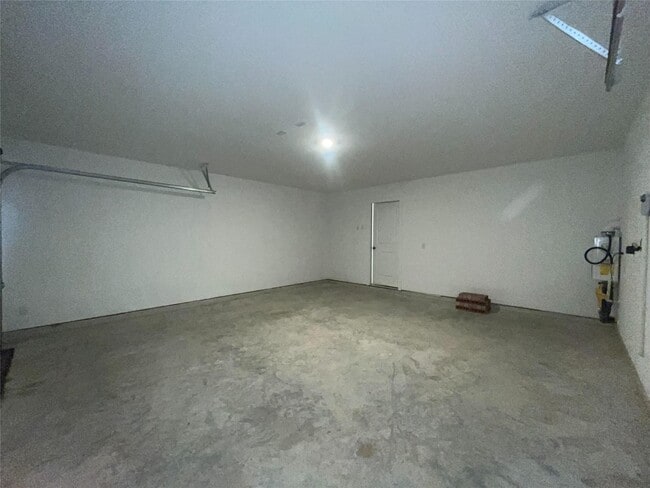 Building Photo - 9227 Terrace Dr