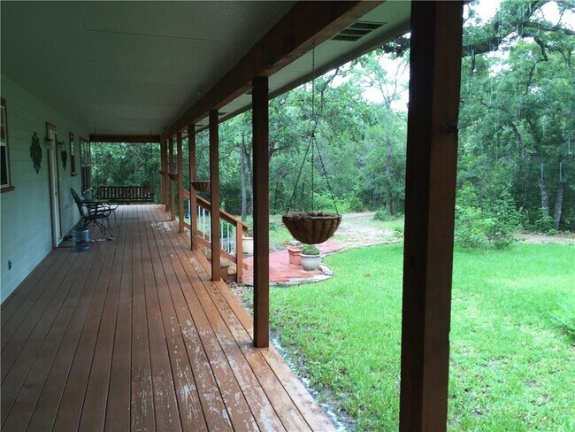 Building Photo - 109 Simpson Ave