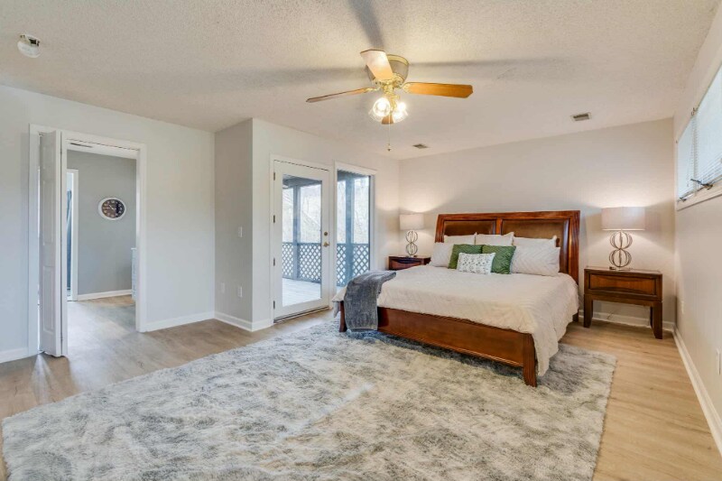 Building Photo - 5009 Emerald Dr