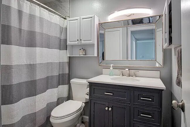 Building Photo - 369 Meadow Ct