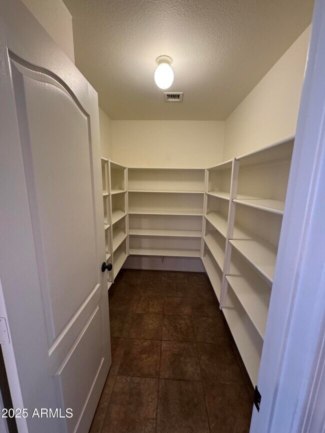 Building Photo - 22530 N Van Loo Dr