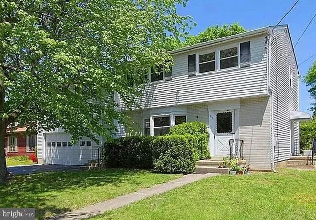 Building Photo - 207 Cornell Rd