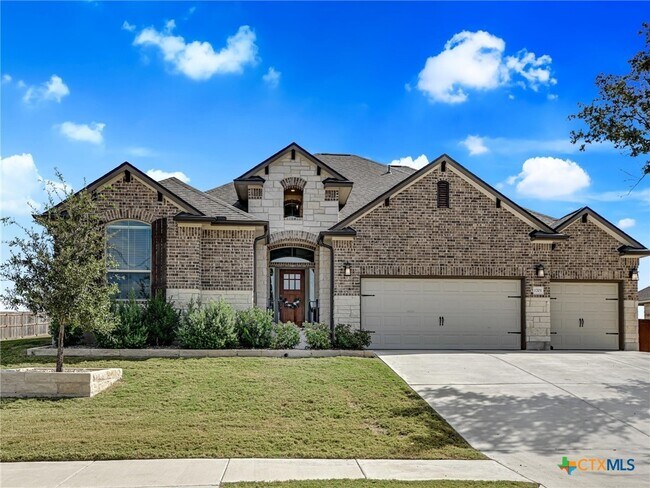 Primary Photo - 1701 Meadow Crest