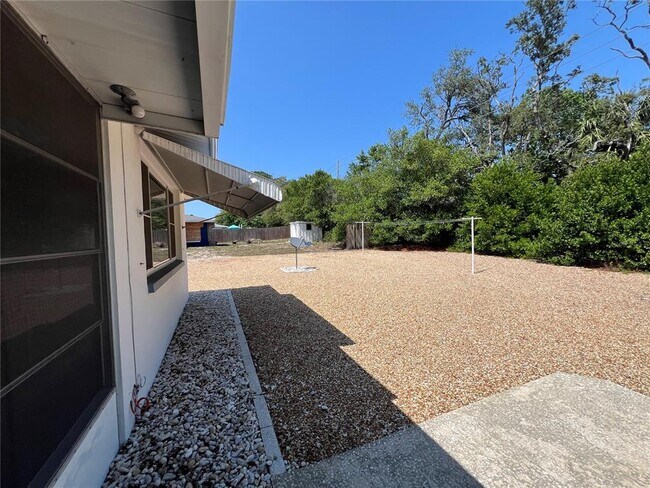 Building Photo - 10502 Laburnum Dr