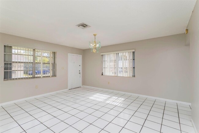 Building Photo - 6331 Pierce St