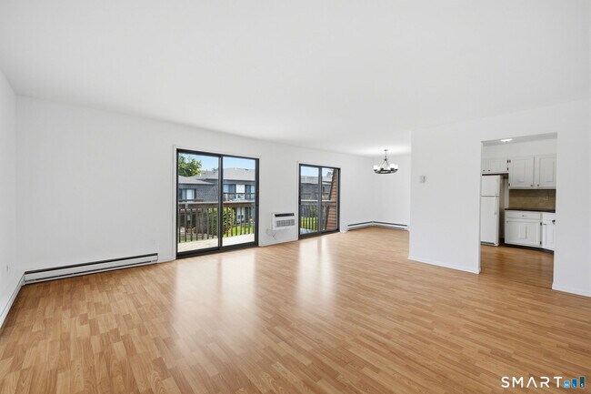 Building Photo - 255 Strawberry Hill Ave