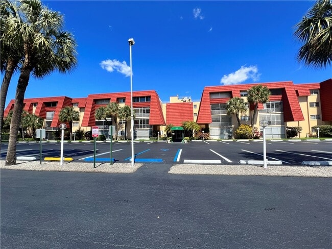Building Photo - 10044 S Ocean Dr