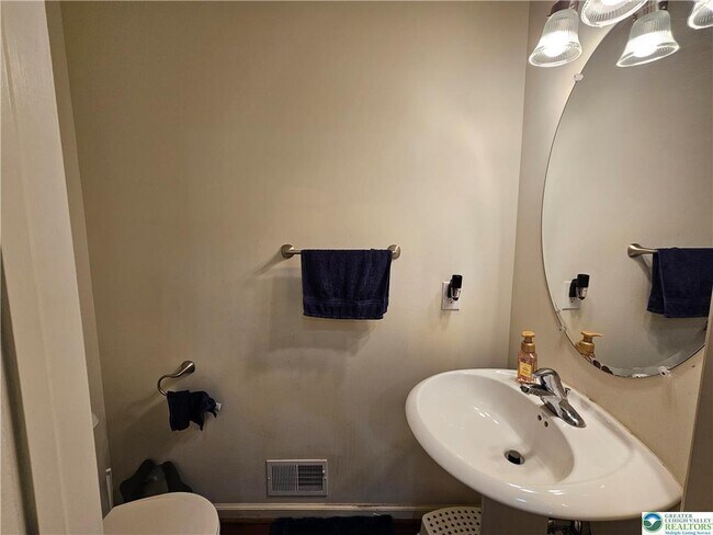 Building Photo - 4613 Woodbrush Way