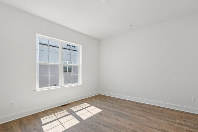 Building Photo - Brand New 4 Bedroom, 3.5 Bath Townhome in King Farm!