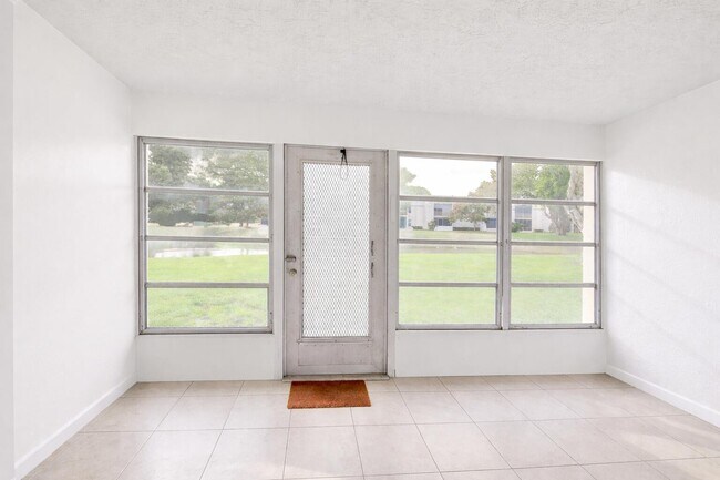 Building Photo - 2800 Fiore Way