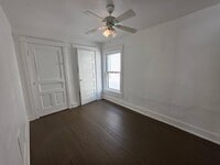 Building Photo - 526 W Mulberry St