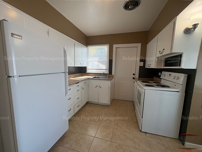 Building Photo - 1153 Idaho Ave