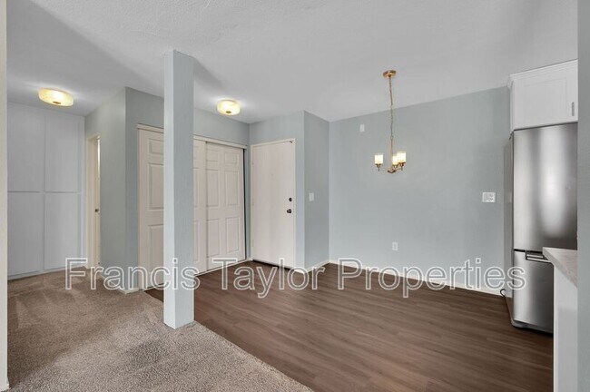 Building Photo - 6780 Friars Rd