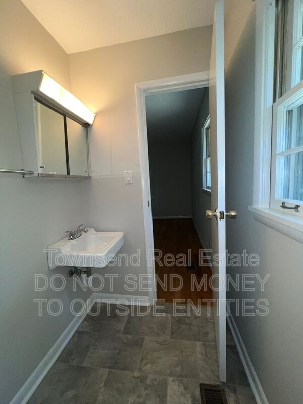 Building Photo - 2904 Collingwood St