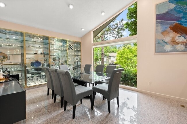 Building Photo - 32 Countryside Rd