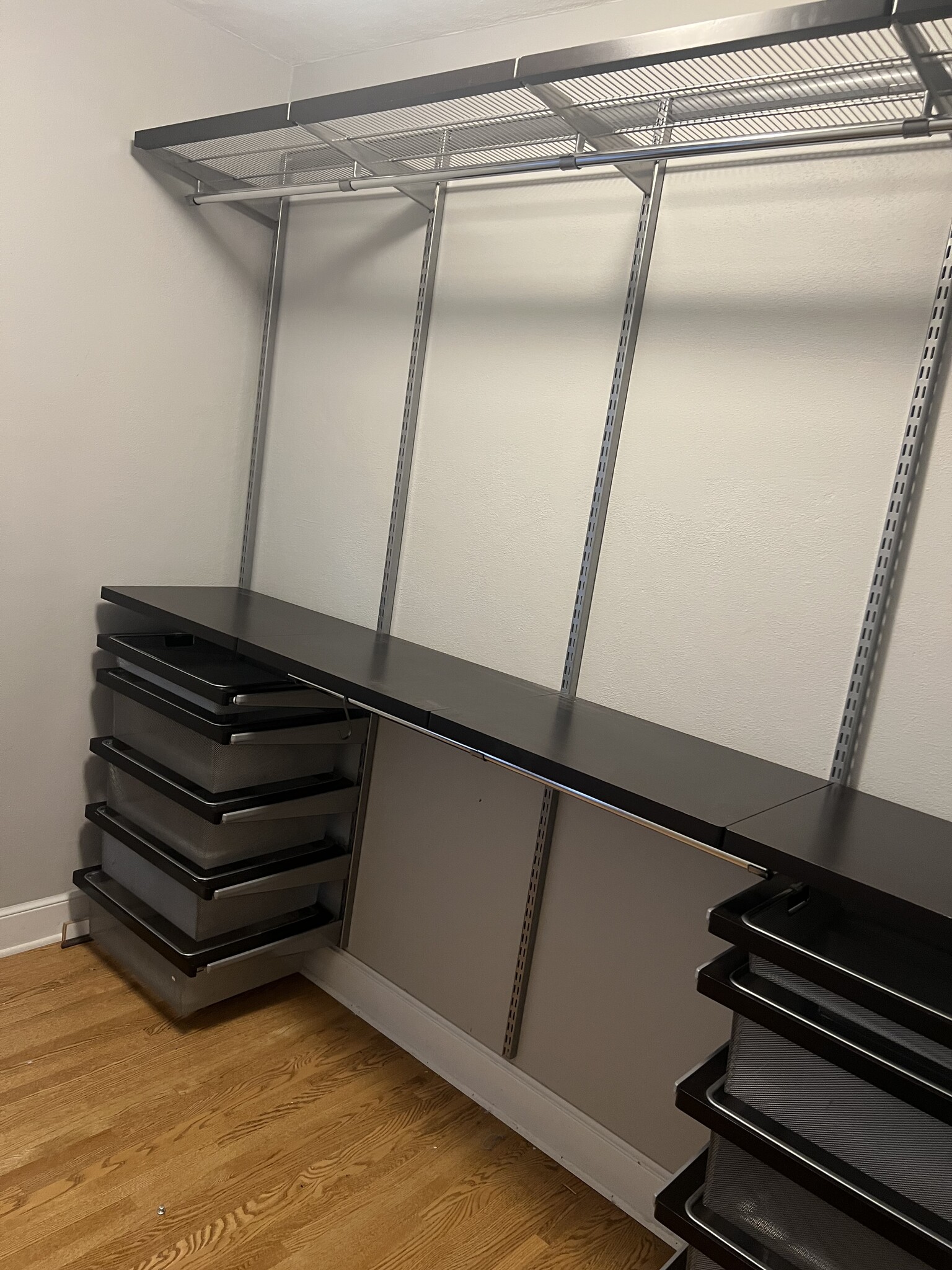 Master walk-in closet - 2116 Vine St