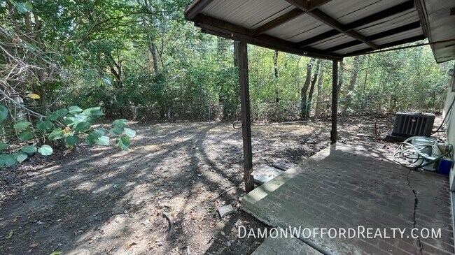 Building Photo - 242 Old Town Crossing