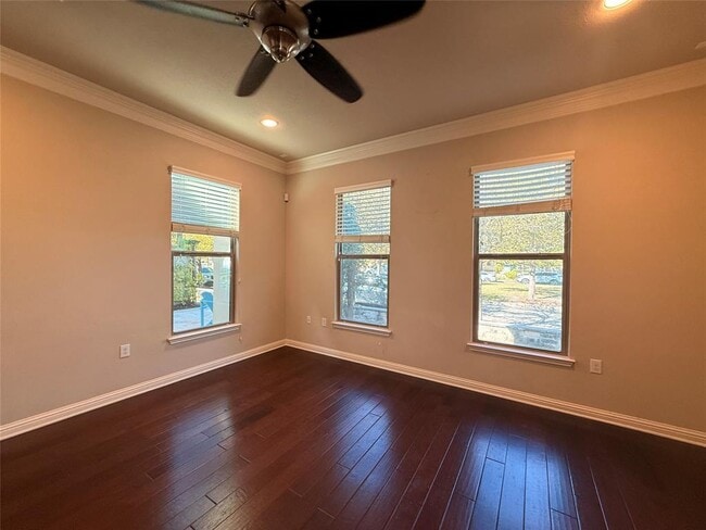 Building Photo - 2021 Simond Ave