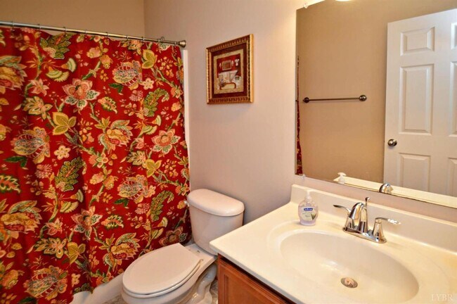 Building Photo - 623 Wyndhurst Dr