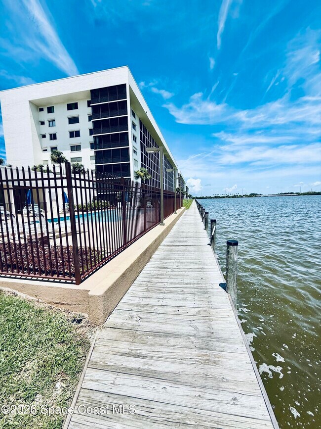 Building Photo - 250 S Sykes Creek Pkwy
