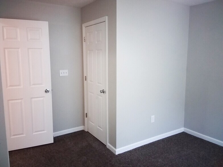 Bedroom 2 - 610 N Arlington St