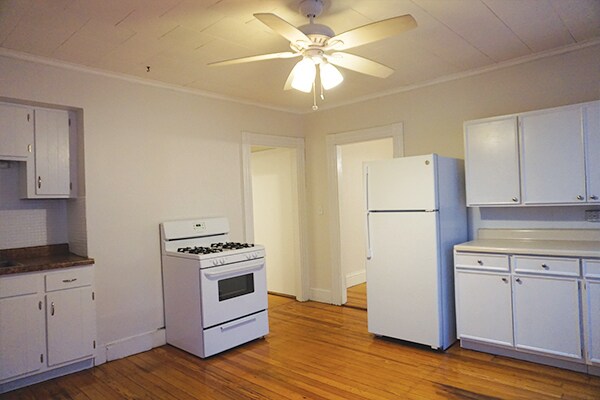 Building Photo - 156 Brown St