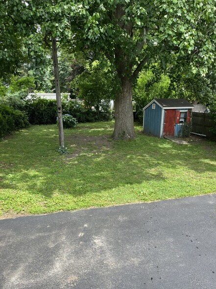 Building Photo - 48 Market St