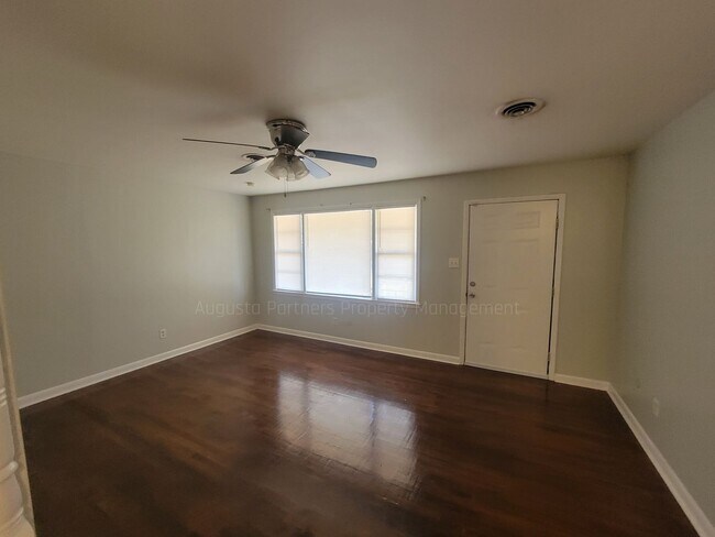 Building Photo - 2614 Glenn Hills Dr