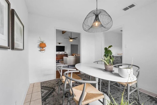 Building Photo - 8303 Red Willow Dr