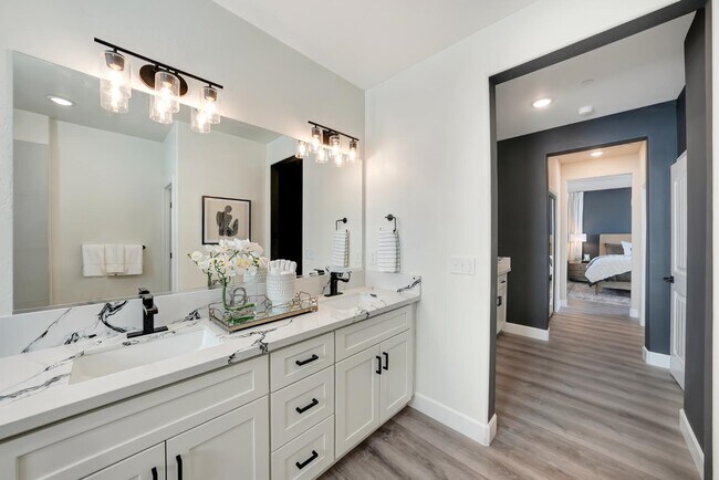 Building Photo - 2151 W Solo Wy