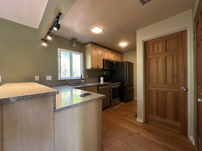 Building Photo - 3114 W Elmore St