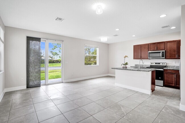 Building Photo - 4926 NW 48th Terrace