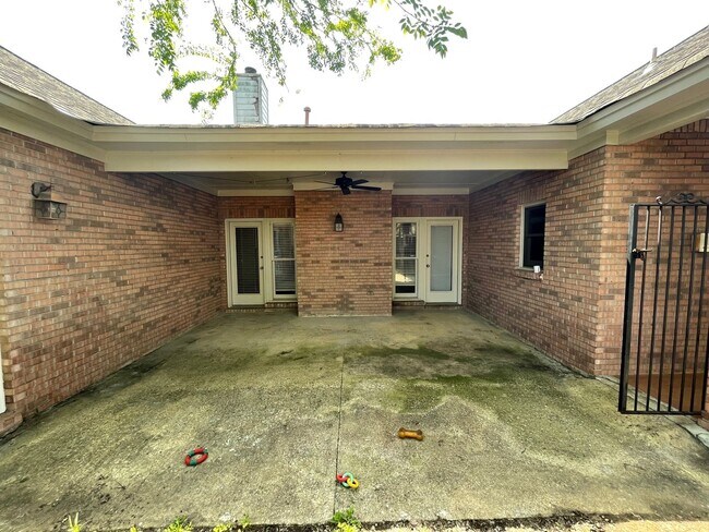 Building Photo - ** 4 bed 2.5 bath located in Sturbridge includes monthly pool service and chemicals ** Call 334-3...