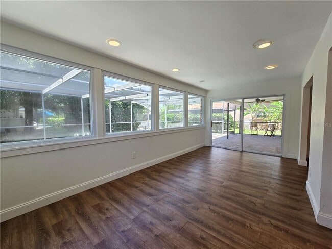 Building Photo - 300 Cypress Creek Cir