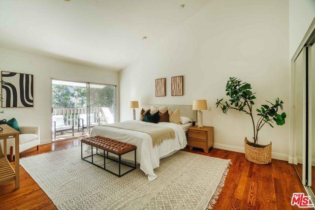 Primary Photo - 17158 Palisades Cir