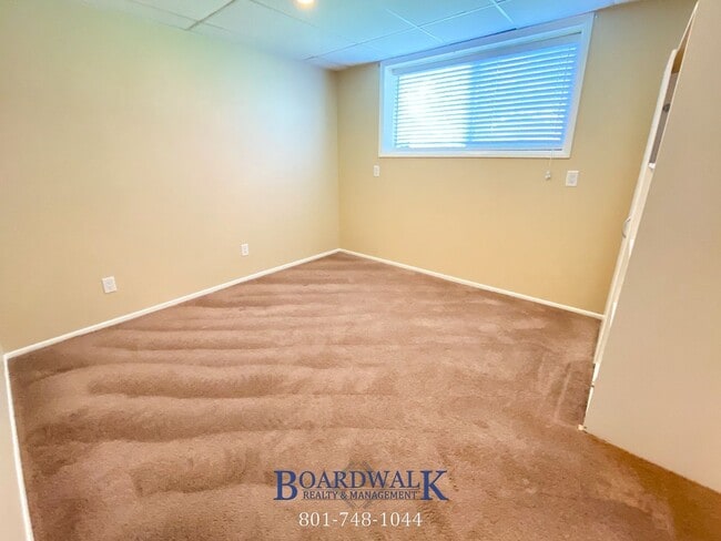 Building Photo - 451 8120 S