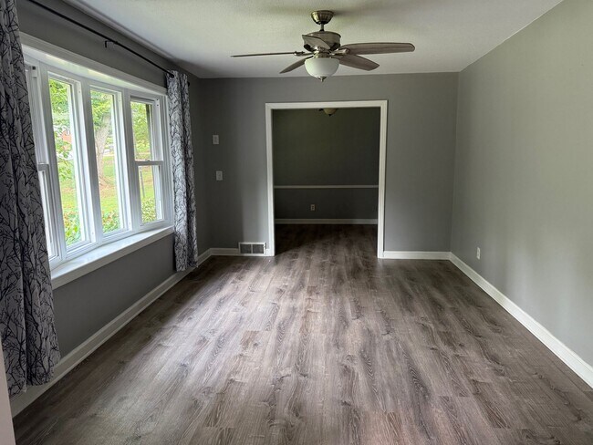 Building Photo - 2530 Merrimont Dr NW