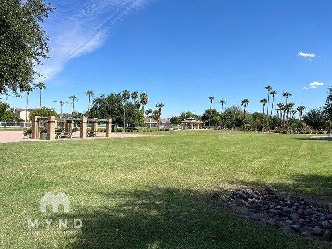 Building Photo - 17217 N Larkspur Ln